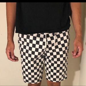 Hollister checkered shorts (L)